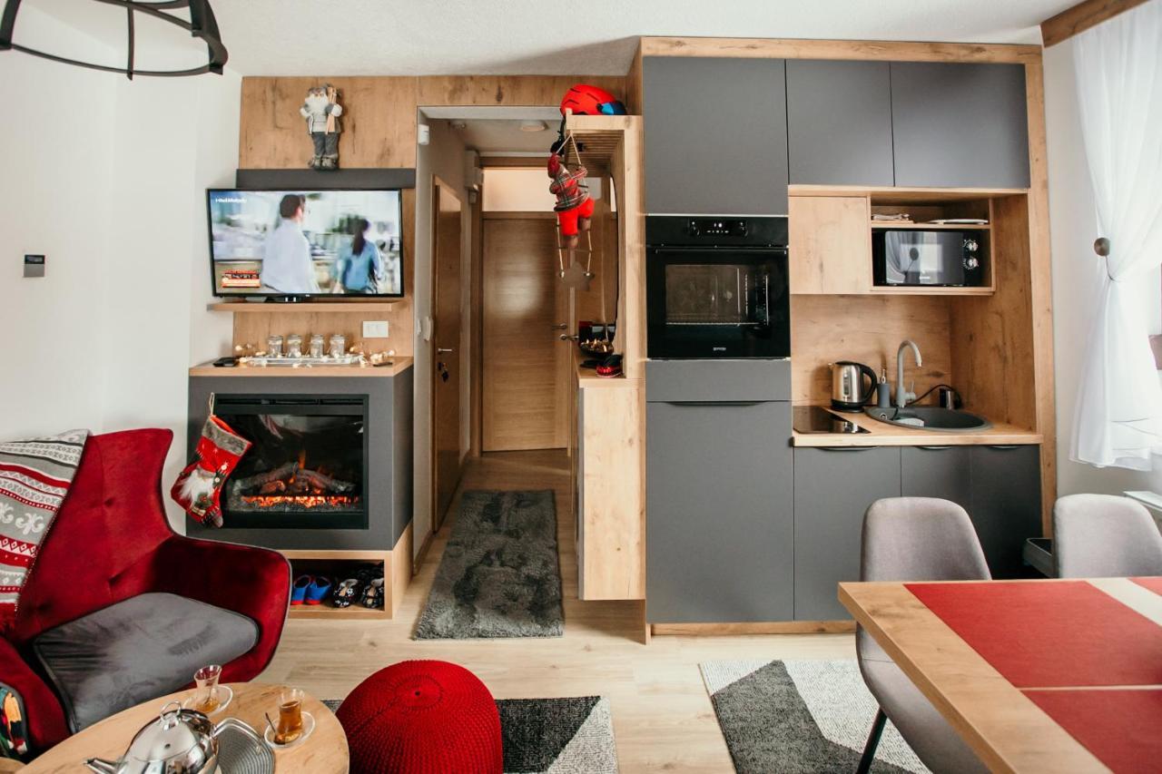 Wolf Apartments ยาโฮรินา ภายนอก รูปภาพ